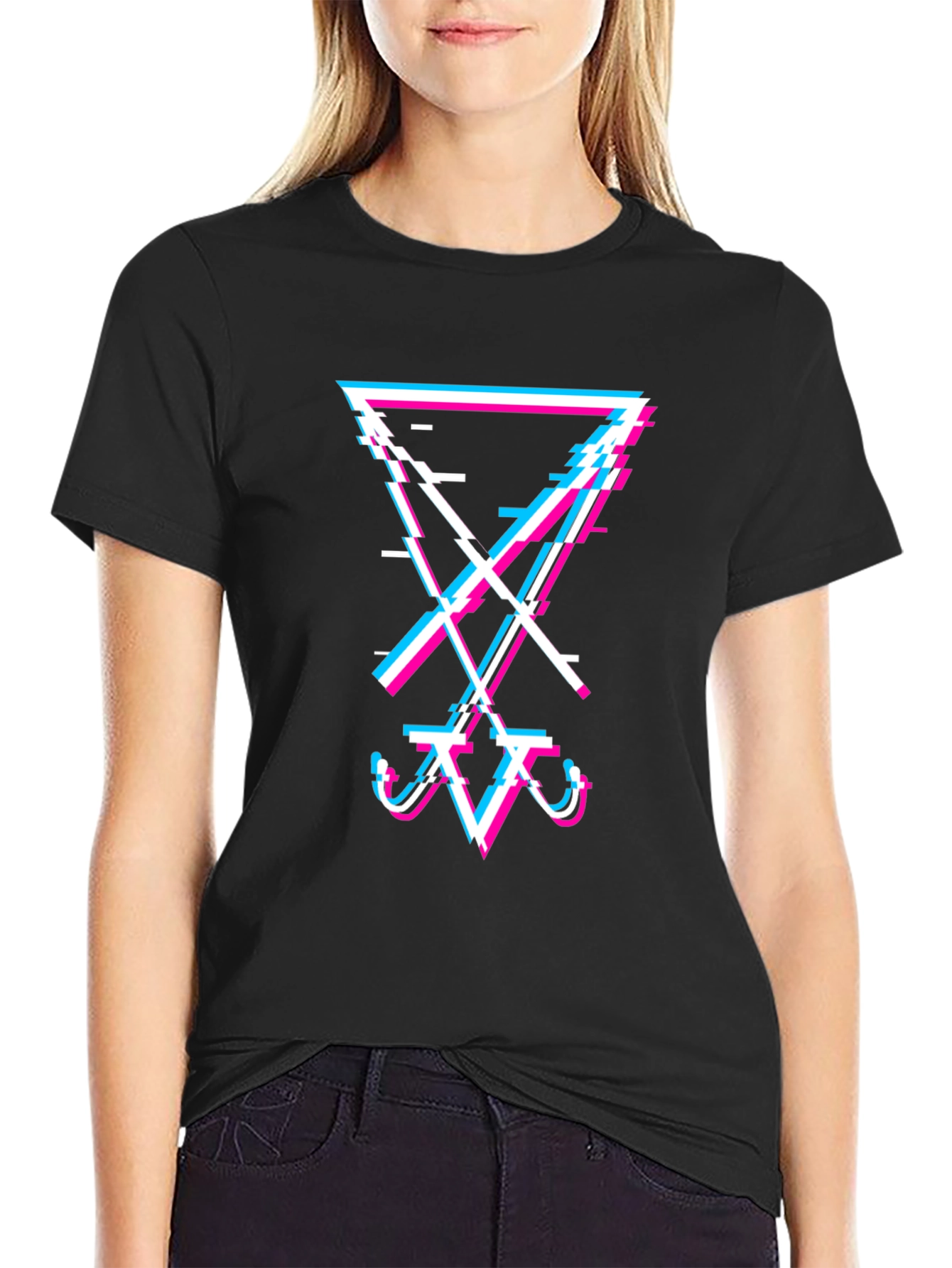 Glitch Art Graphic Tee - Modern Streetwear T-Shirt