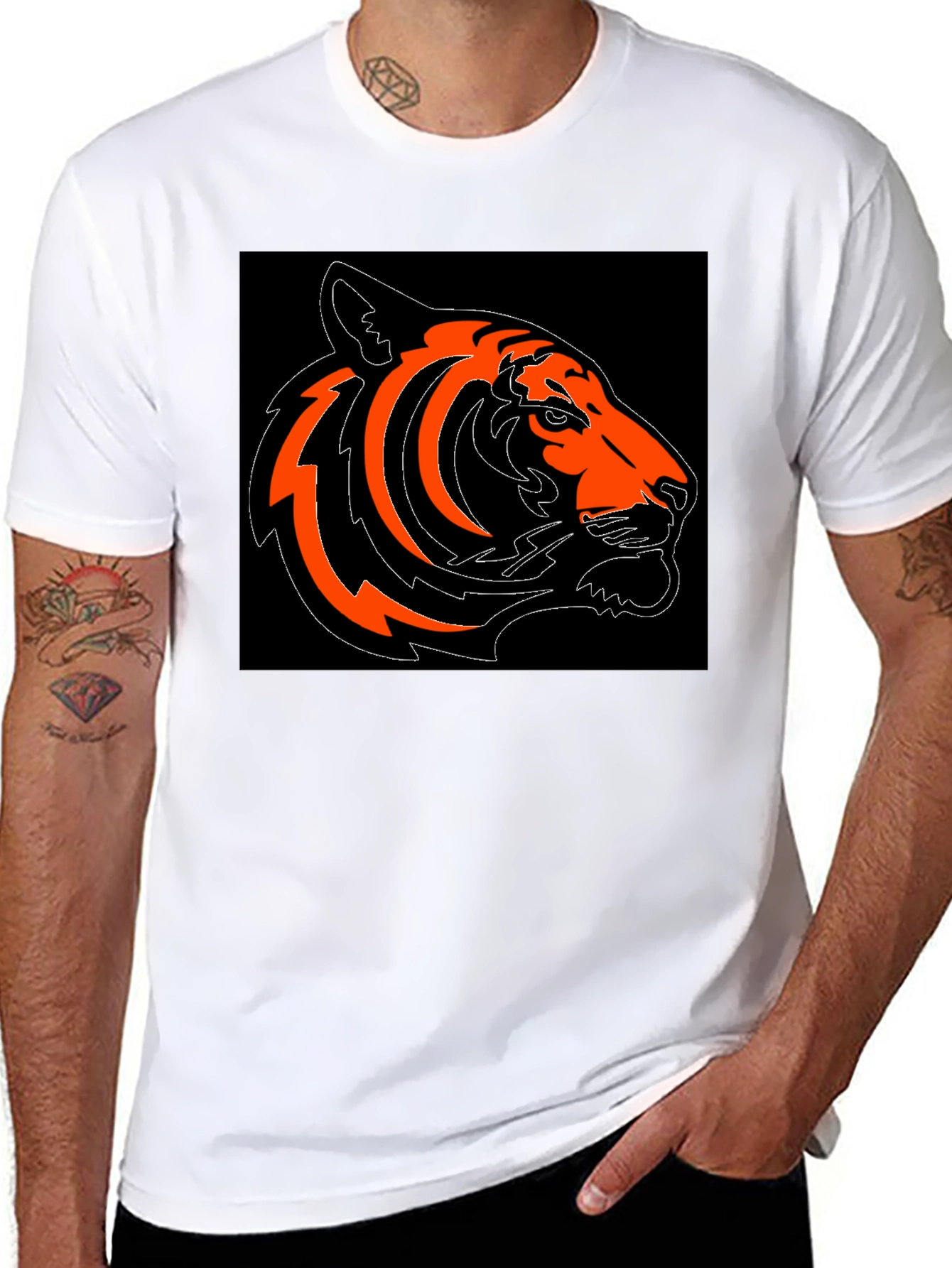 Bold Tiger Graphic Tee - Black