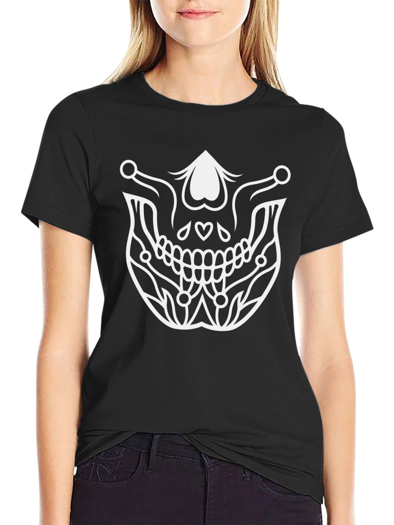 Skull Graphic Tee - Modern Streetwear Style