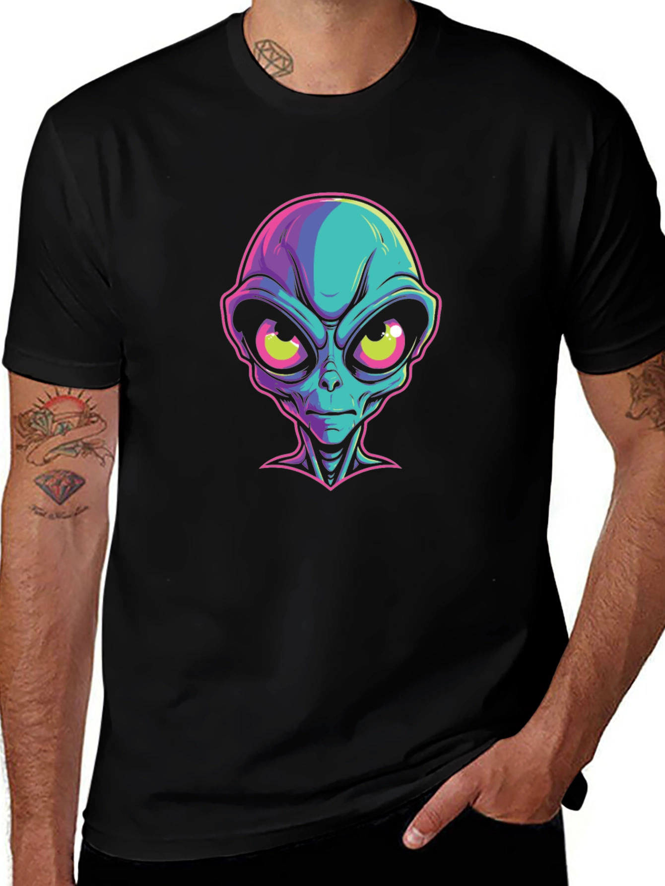 Alien Graphic Black T-Shirt - Bold Sci-Fi Style