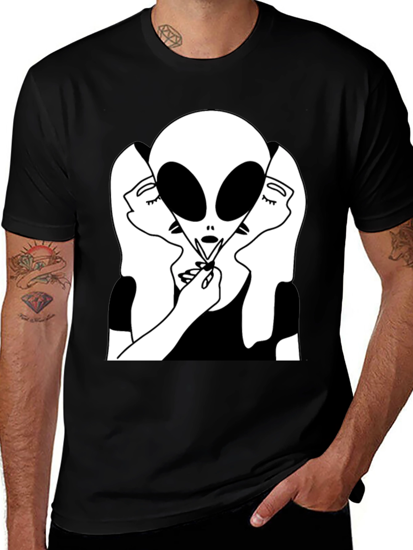 Alien Kiss Graphic Tee - Black Cotton Blend