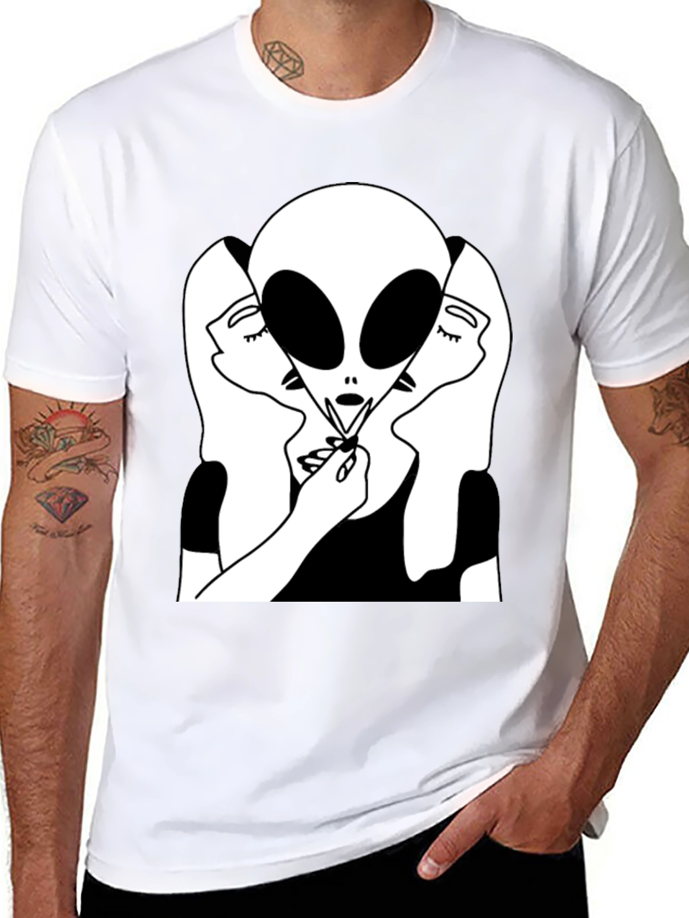 Alien Kiss Graphic Tee - Black Cotton Blend